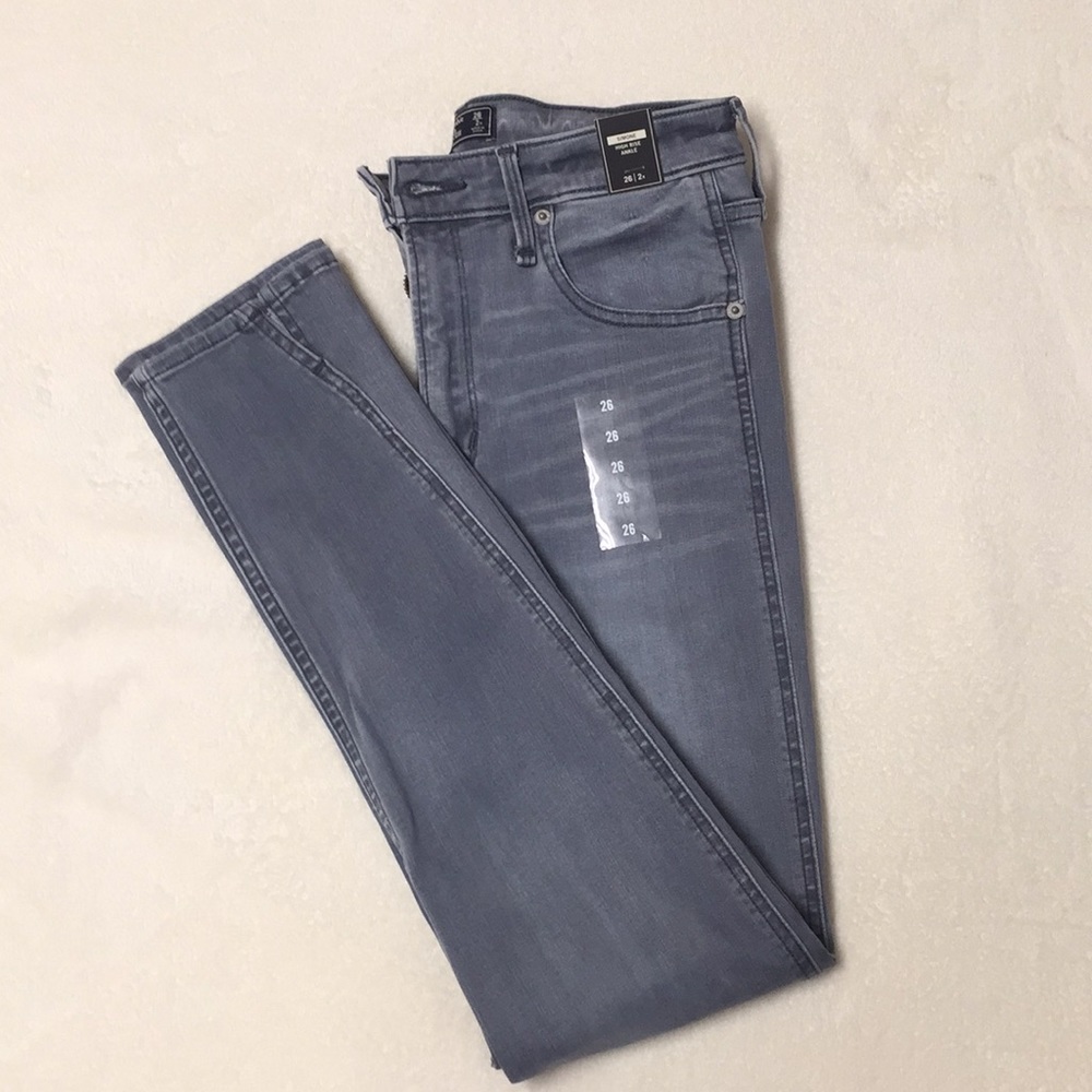 Gray high rise ankle skinny jeans